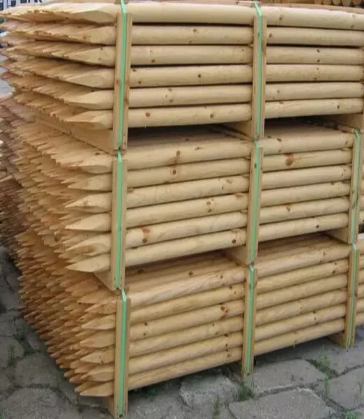 Pali di legno torniti